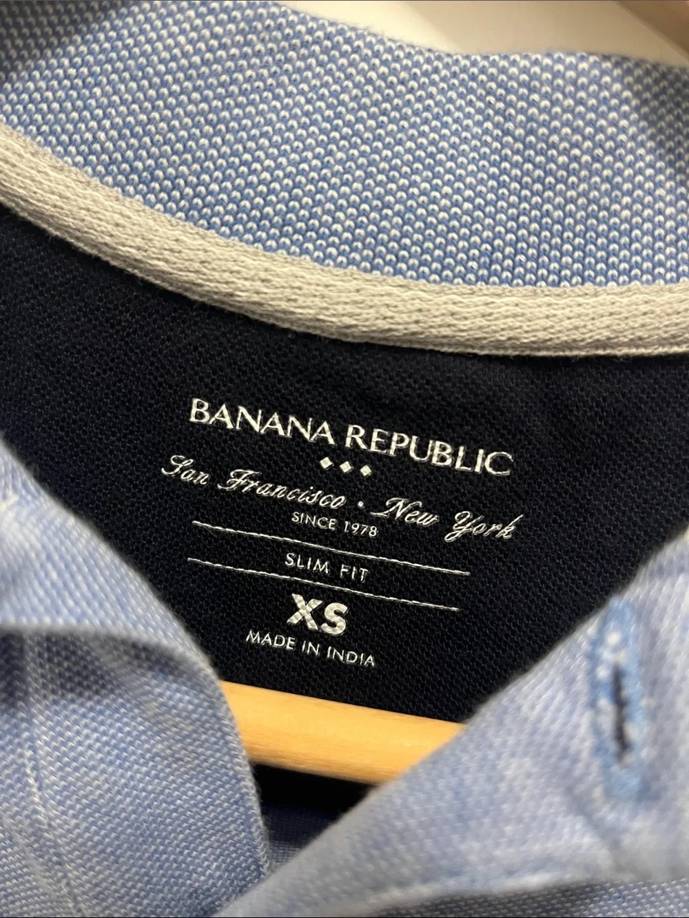 Banana Republic Men’s Sky Blue Polo with Embroidered Logo size extra small